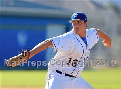 Thumbnail 2 in Point Loma vs Grossmont (CIF SDS D2 Playoffs) photogallery.