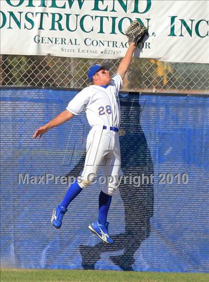 Thumbnail 1 in Point Loma vs Grossmont (CIF SDS D2 Playoffs) photogallery.