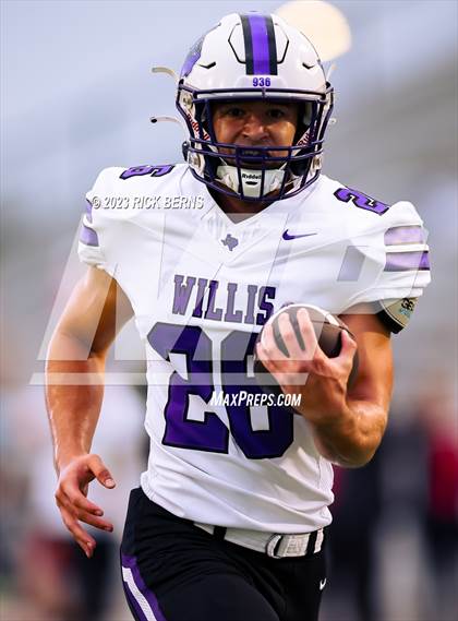 Thumbnail 2 in The Woodlands vs Willis photogallery.