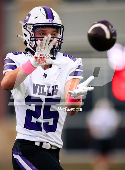 Thumbnail 3 in The Woodlands vs Willis photogallery.