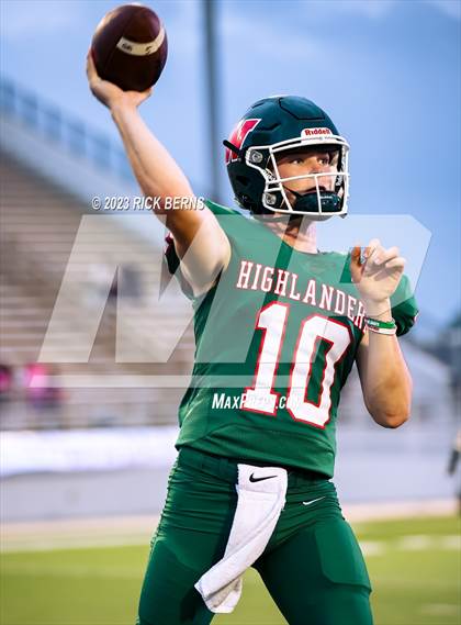 Thumbnail 2 in The Woodlands vs Willis photogallery.