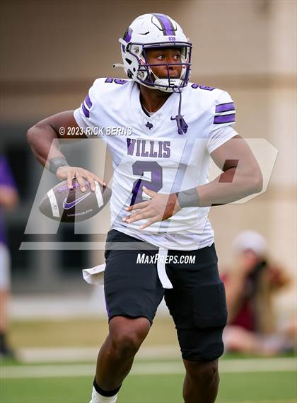 Thumbnail 2 in The Woodlands vs Willis photogallery.