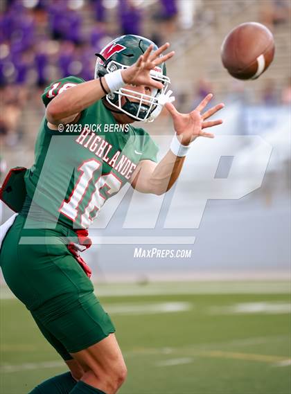Thumbnail 1 in The Woodlands vs Willis photogallery.