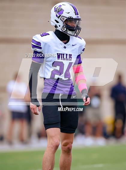 Thumbnail 2 in The Woodlands vs Willis photogallery.