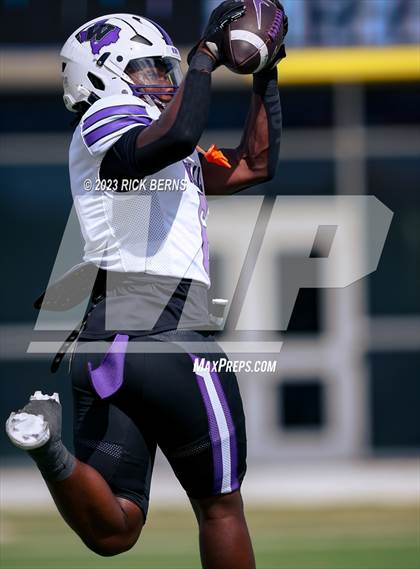 Thumbnail 1 in The Woodlands vs Willis photogallery.