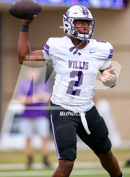 Thumbnail 1 in The Woodlands vs Willis photogallery.