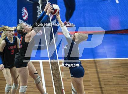 Thumbnail 3 in Valor Christian vs Legend (CHSAA 5A Championship Final) photogallery.
