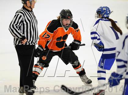 Thumbnail 2 in Darien vs. Ridgefield/Immaculate (FCIAC Final)  photogallery.