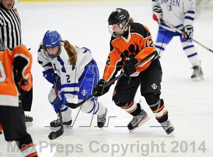 Thumbnail 3 in Darien vs. Ridgefield/Immaculate (FCIAC Final)  photogallery.
