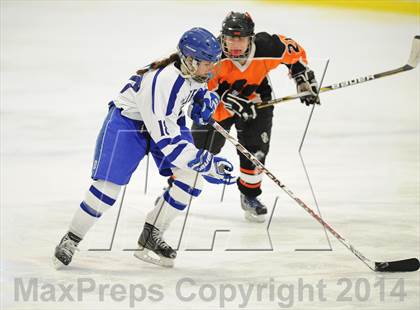 Thumbnail 2 in Darien vs. Ridgefield/Immaculate (FCIAC Final)  photogallery.
