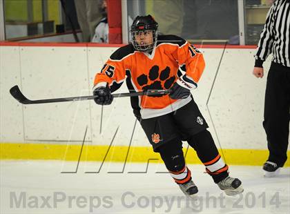 Thumbnail 2 in Darien vs. Ridgefield/Immaculate (FCIAC Final)  photogallery.