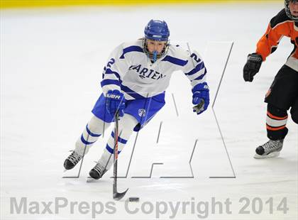 Thumbnail 2 in Darien vs. Ridgefield/Immaculate (FCIAC Final)  photogallery.