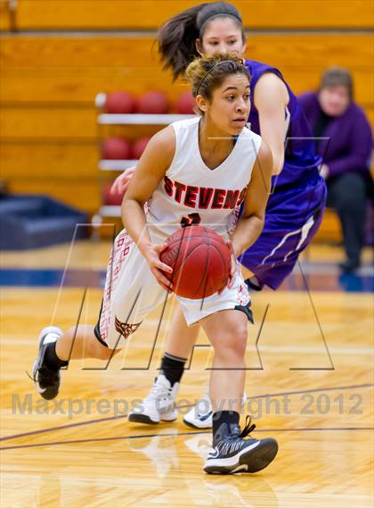 Thumbnail 2 in Stevens vs. Warren photogallery.