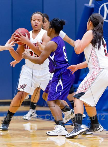 Thumbnail 2 in Stevens vs. Warren photogallery.