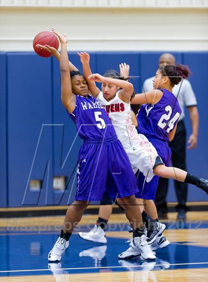 Thumbnail 1 in Stevens vs. Warren photogallery.