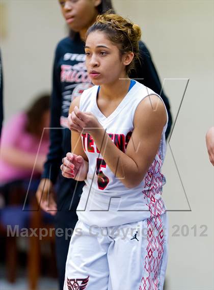 Thumbnail 2 in Stevens vs. Warren photogallery.
