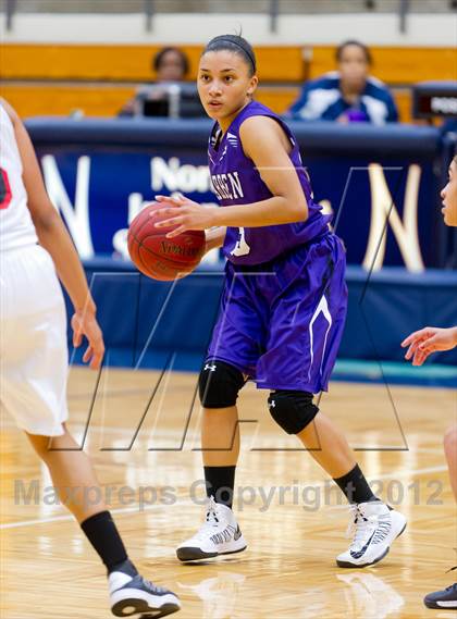 Thumbnail 2 in Stevens vs. Warren photogallery.