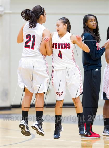 Thumbnail 1 in Stevens vs. Warren photogallery.