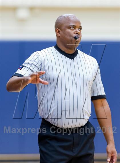 Thumbnail 2 in Stevens vs. Warren photogallery.