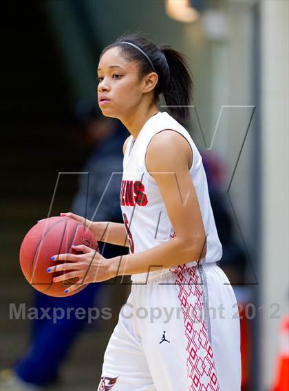 Thumbnail 1 in Stevens vs. Warren photogallery.