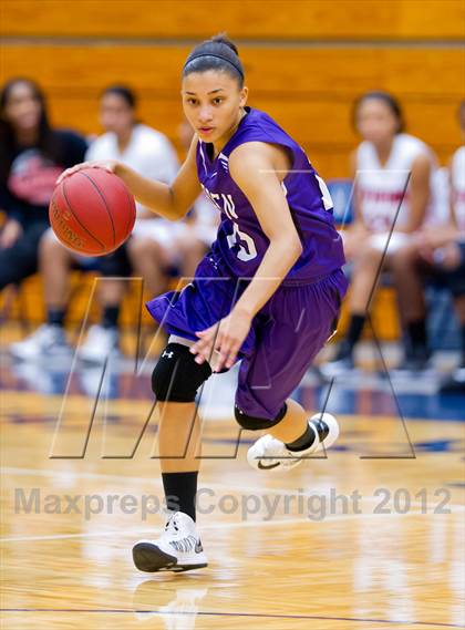 Thumbnail 3 in Stevens vs. Warren photogallery.