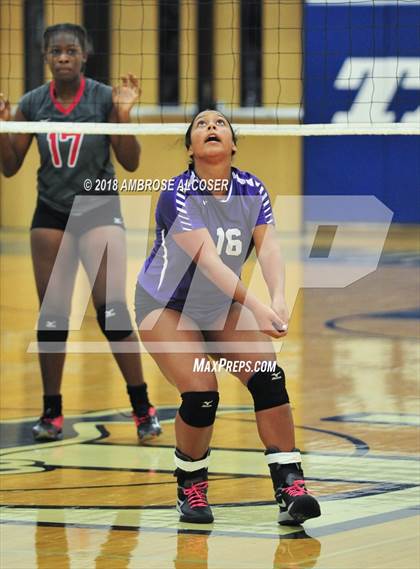 Thumbnail 3 in Morton Ranch vs. MacArthur (CFISD/Katy Classic) photogallery.