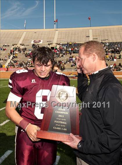 Thumbnail 1 in Ayden-Grifton vs. Swain County  (NCHSAA 1A Final) photogallery.