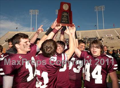 Thumbnail 3 in Ayden-Grifton vs. Swain County  (NCHSAA 1A Final) photogallery.
