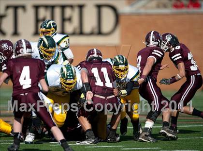 Thumbnail 3 in Ayden-Grifton vs. Swain County  (NCHSAA 1A Final) photogallery.