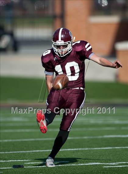 Thumbnail 1 in Ayden-Grifton vs. Swain County  (NCHSAA 1A Final) photogallery.