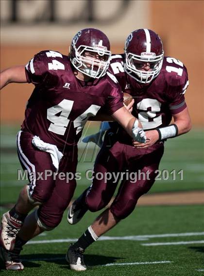 Thumbnail 3 in Ayden-Grifton vs. Swain County  (NCHSAA 1A Final) photogallery.