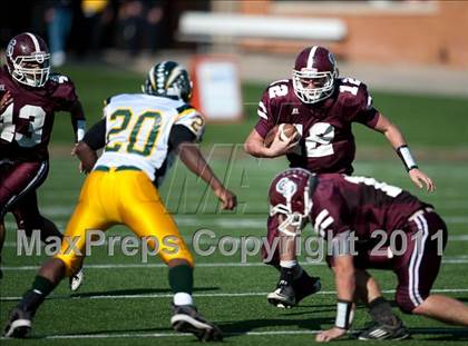 Thumbnail 1 in Ayden-Grifton vs. Swain County  (NCHSAA 1A Final) photogallery.