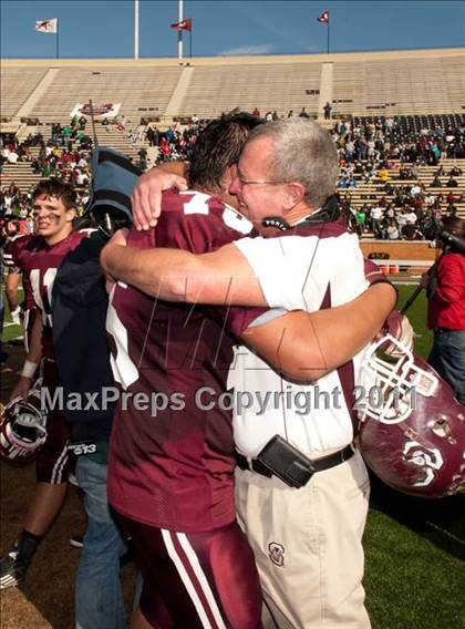 Thumbnail 2 in Ayden-Grifton vs. Swain County  (NCHSAA 1A Final) photogallery.