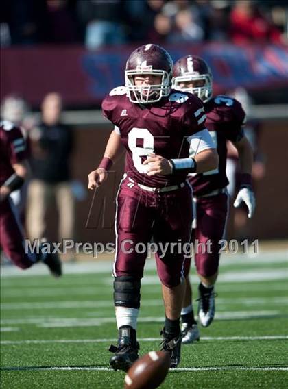 Thumbnail 3 in Ayden-Grifton vs. Swain County  (NCHSAA 1A Final) photogallery.