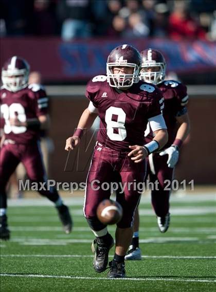 Thumbnail 2 in Ayden-Grifton vs. Swain County  (NCHSAA 1A Final) photogallery.