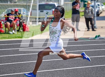 Thumbnail 2 in UIL 6A Track & Field Area 21&22 (4x200M Relay) photogallery.