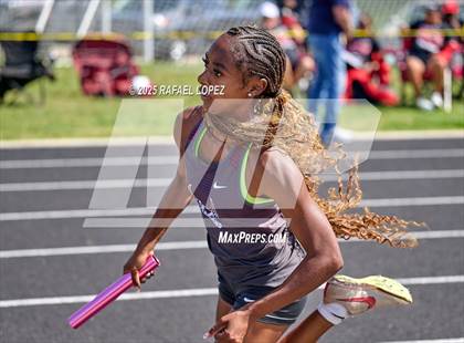 Thumbnail 1 in UIL 6A Track & Field Area 21&22 (4x200M Relay) photogallery.