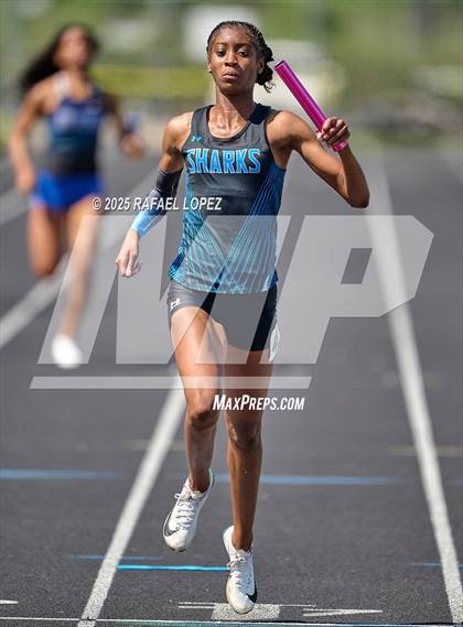 Thumbnail 1 in UIL 6A Track & Field Area 21&22 (4x200M Relay) photogallery.