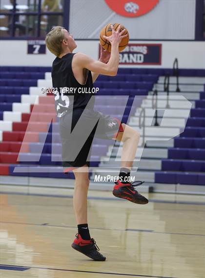 Thumbnail 2 in Bountiful @ Woods Cross (Sophomore) photogallery.