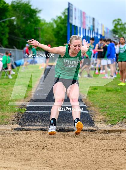 Thumbnail 3 in 3A District Track Meet @ Mountain Home photogallery.