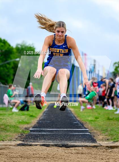 Thumbnail 2 in 3A District Track Meet @ Mountain Home photogallery.