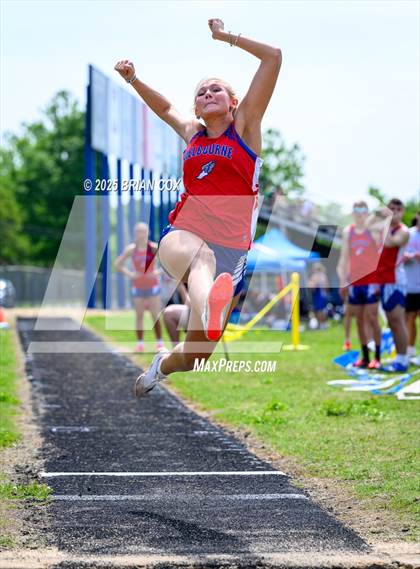 Thumbnail 2 in 3A District Track Meet @ Mountain Home photogallery.