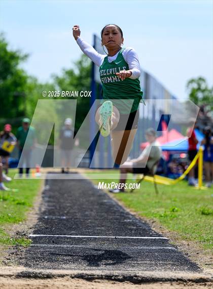 Thumbnail 2 in 3A District Track Meet @ Mountain Home photogallery.