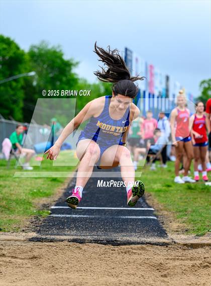 Thumbnail 3 in 3A District Track Meet @ Mountain Home photogallery.