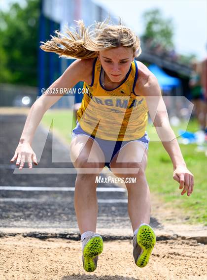 Thumbnail 3 in 3A District Track Meet @ Mountain Home photogallery.
