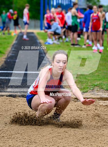 Thumbnail 2 in 3A District Track Meet @ Mountain Home photogallery.