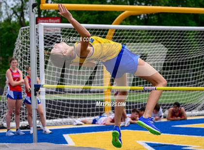 Thumbnail 2 in 3A District Track Meet @ Mountain Home photogallery.