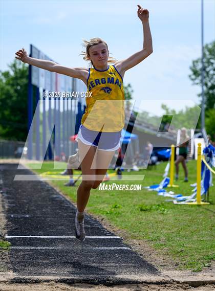 Thumbnail 3 in 3A District Track Meet @ Mountain Home photogallery.
