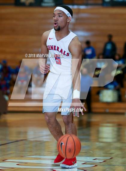 Thumbnail 2 in George Washington Prep vs. University (CIF D1 Final) photogallery.