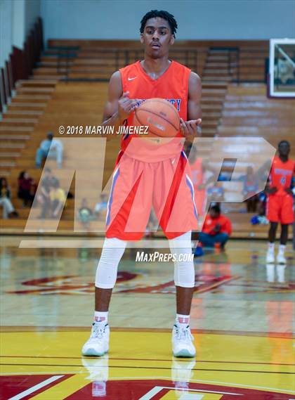 Thumbnail 3 in George Washington Prep vs. University (CIF D1 Final) photogallery.